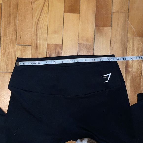 Cropped Gymshark Leggings - Picture 3 of 4